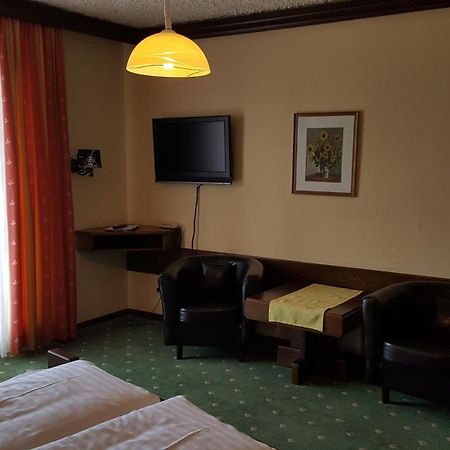 Hotel Kanz Villach Quarto foto